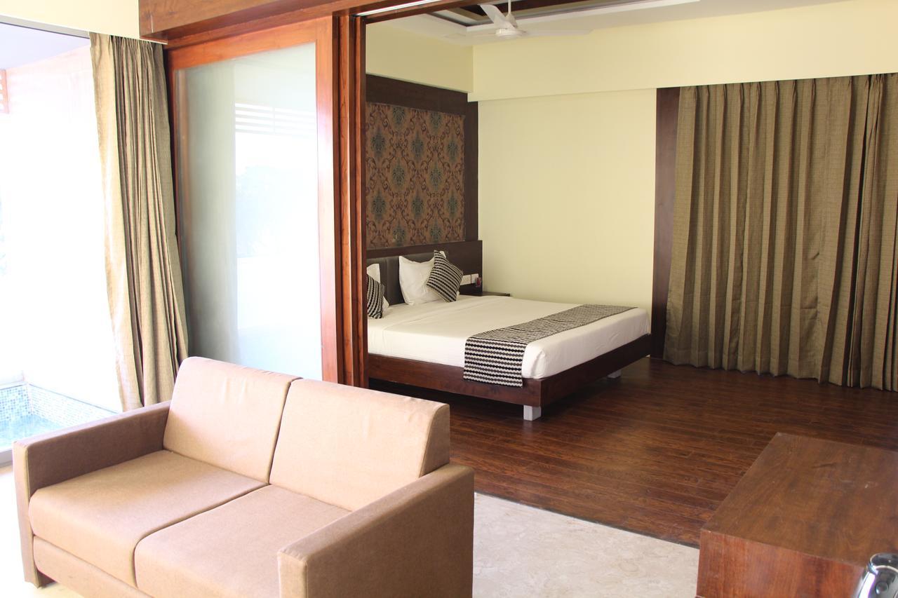 Krishna Beach Resorts - Diu Esterno foto