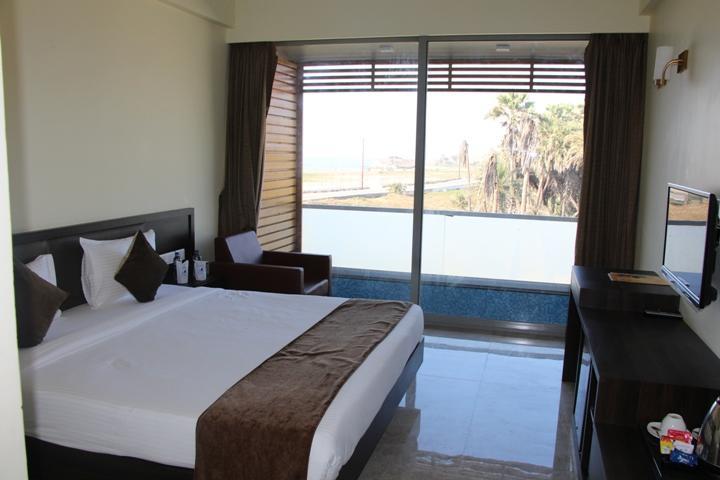 Krishna Beach Resorts - Diu Esterno foto