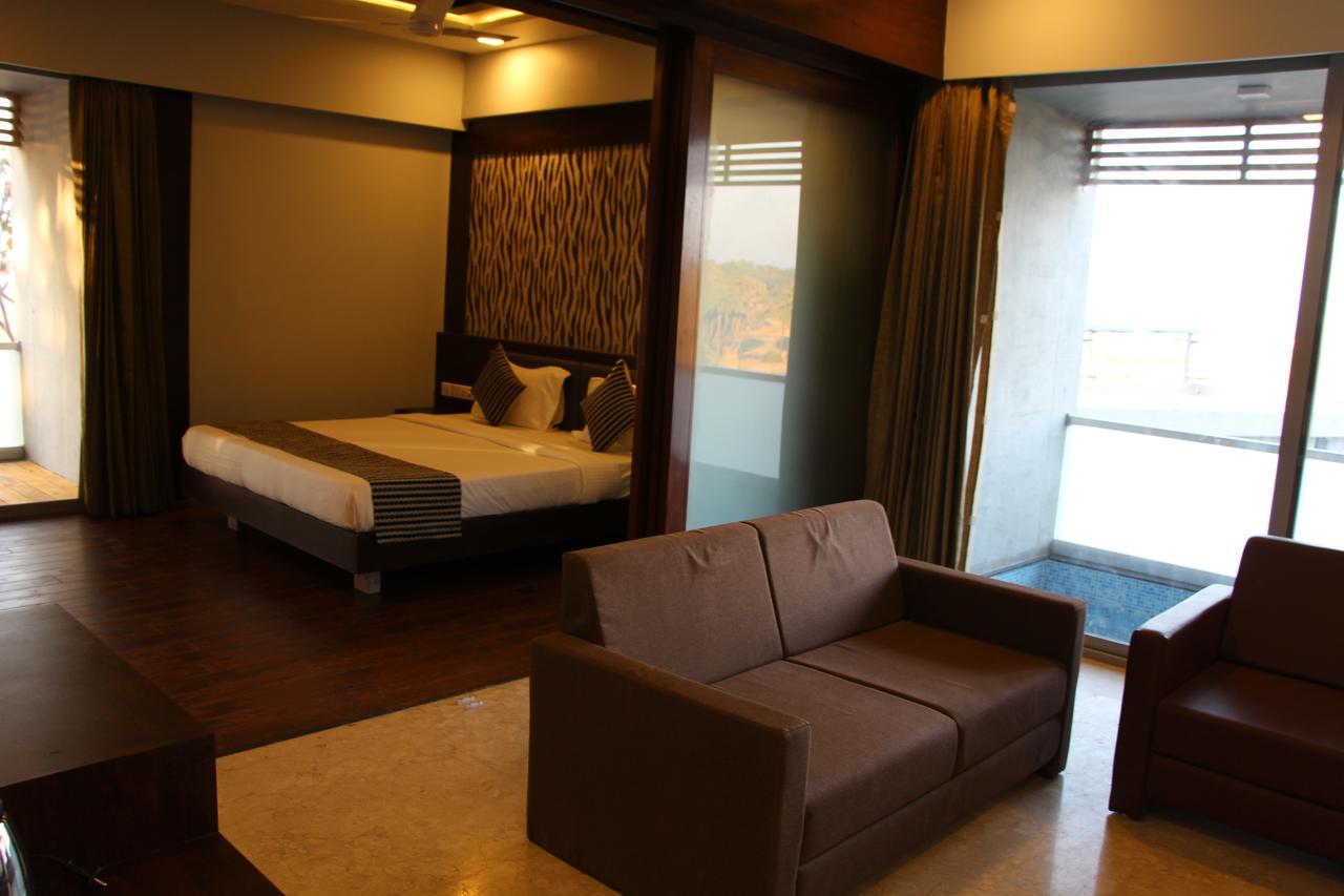 Krishna Beach Resorts - Diu Esterno foto